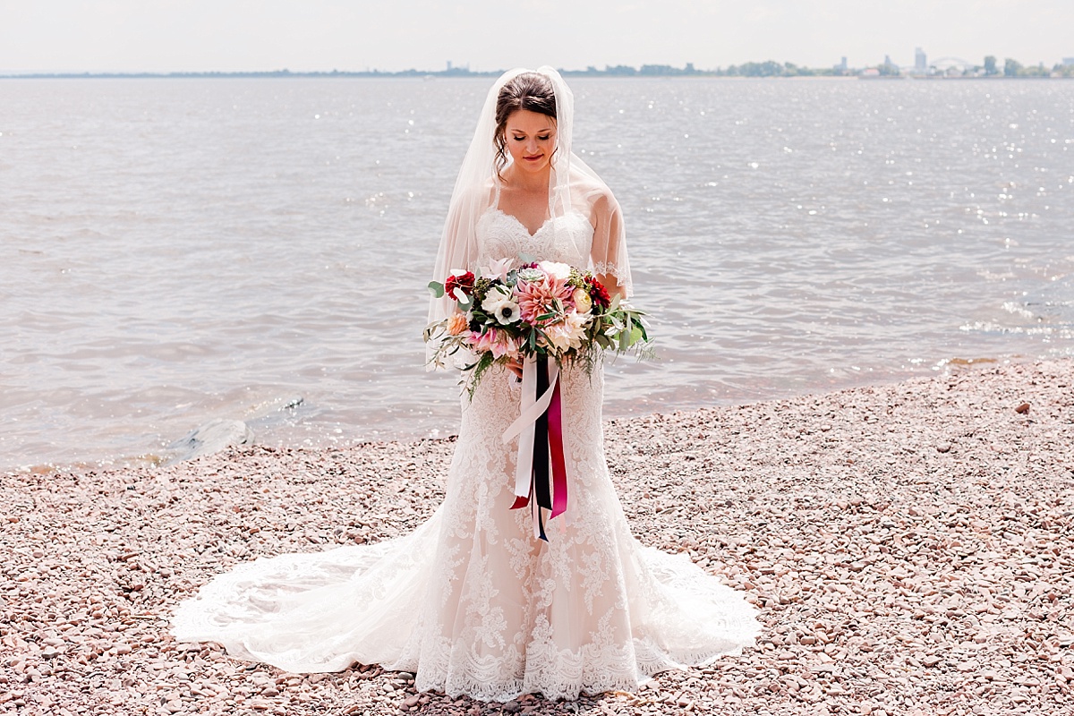 lake superior wedding portraits leif erikson park photographer comfort and cashmere images